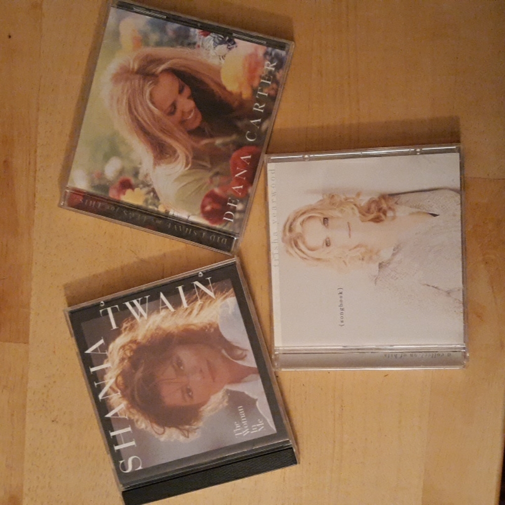 Country Music CDs. Bundle of 3
